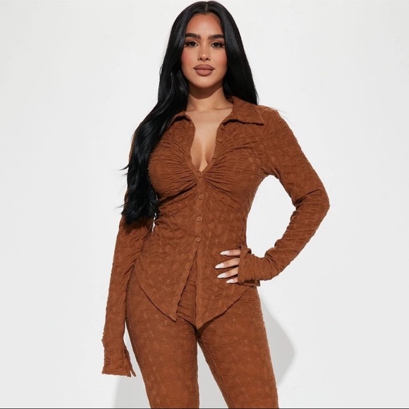 Fashion Nova Pants - Fashion Nova NWT Liliana Brown Textured Pant Set Ruched Button Top Flare Pants